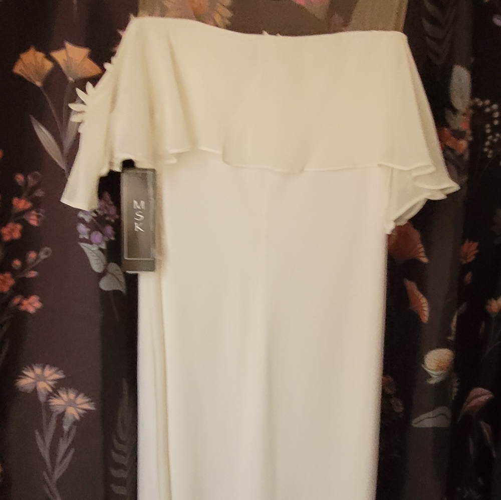 Dress - Picture 2 of 3